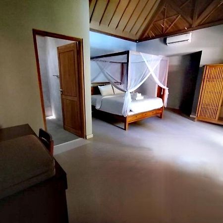 Villa Lova Sambirenteng Gretek Buitenkant foto