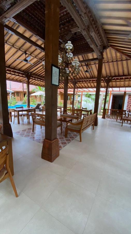 Villa Lova Sambirenteng Gretek Buitenkant foto