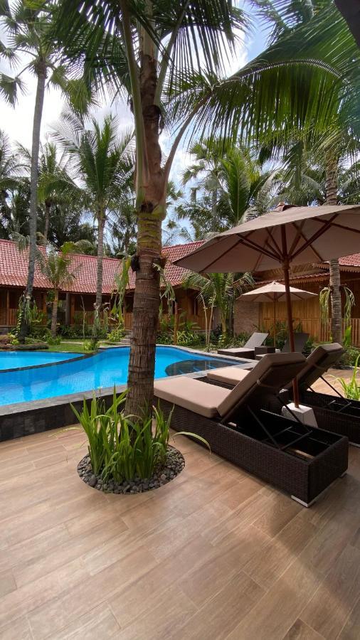 Villa Lova Sambirenteng Gretek Buitenkant foto