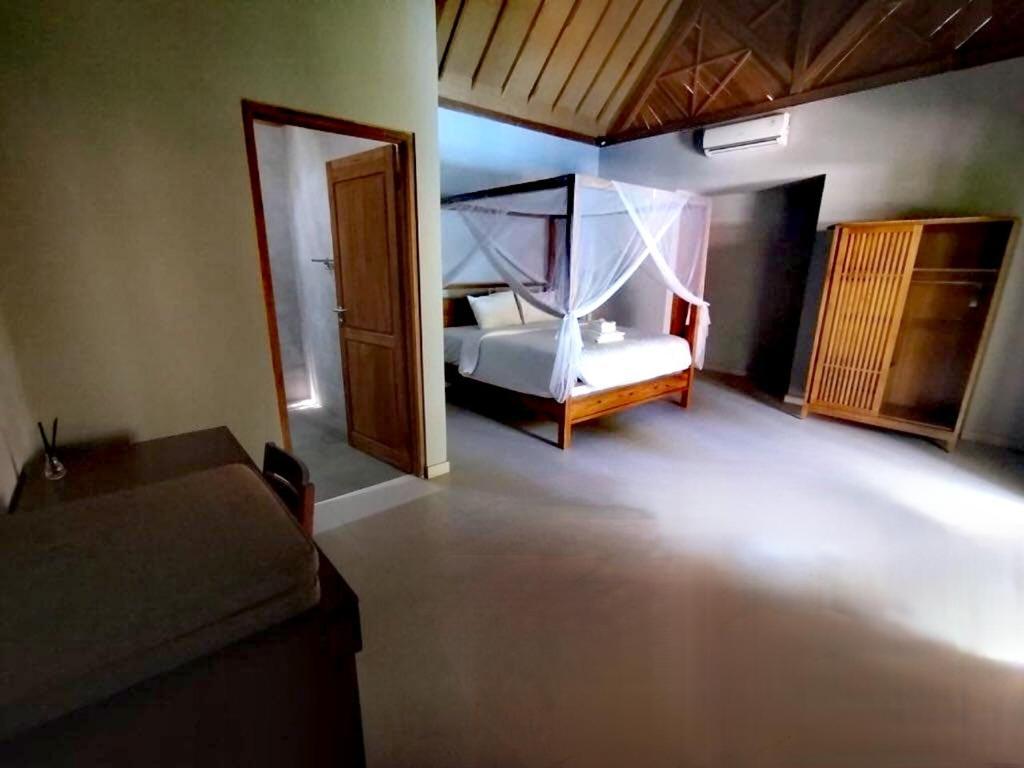 Villa Lova Sambirenteng Gretek Buitenkant foto